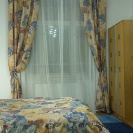 Lana Lo Apartments Karlovy Vary Bagian luar foto