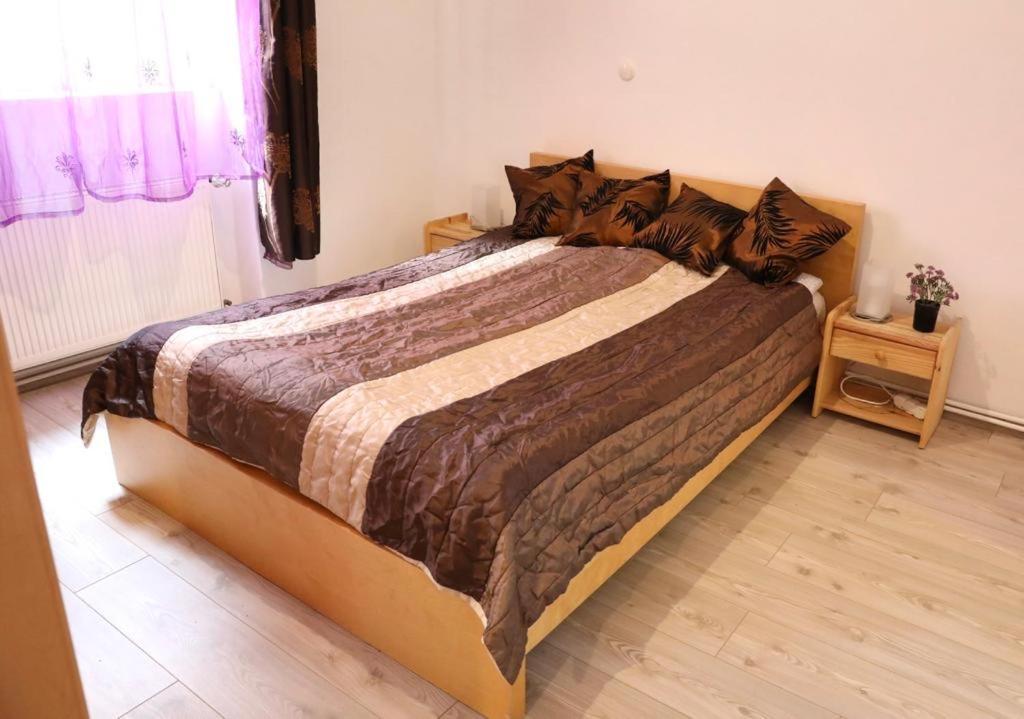 Lana Lo Apartments Karlovy Vary Bagian luar foto