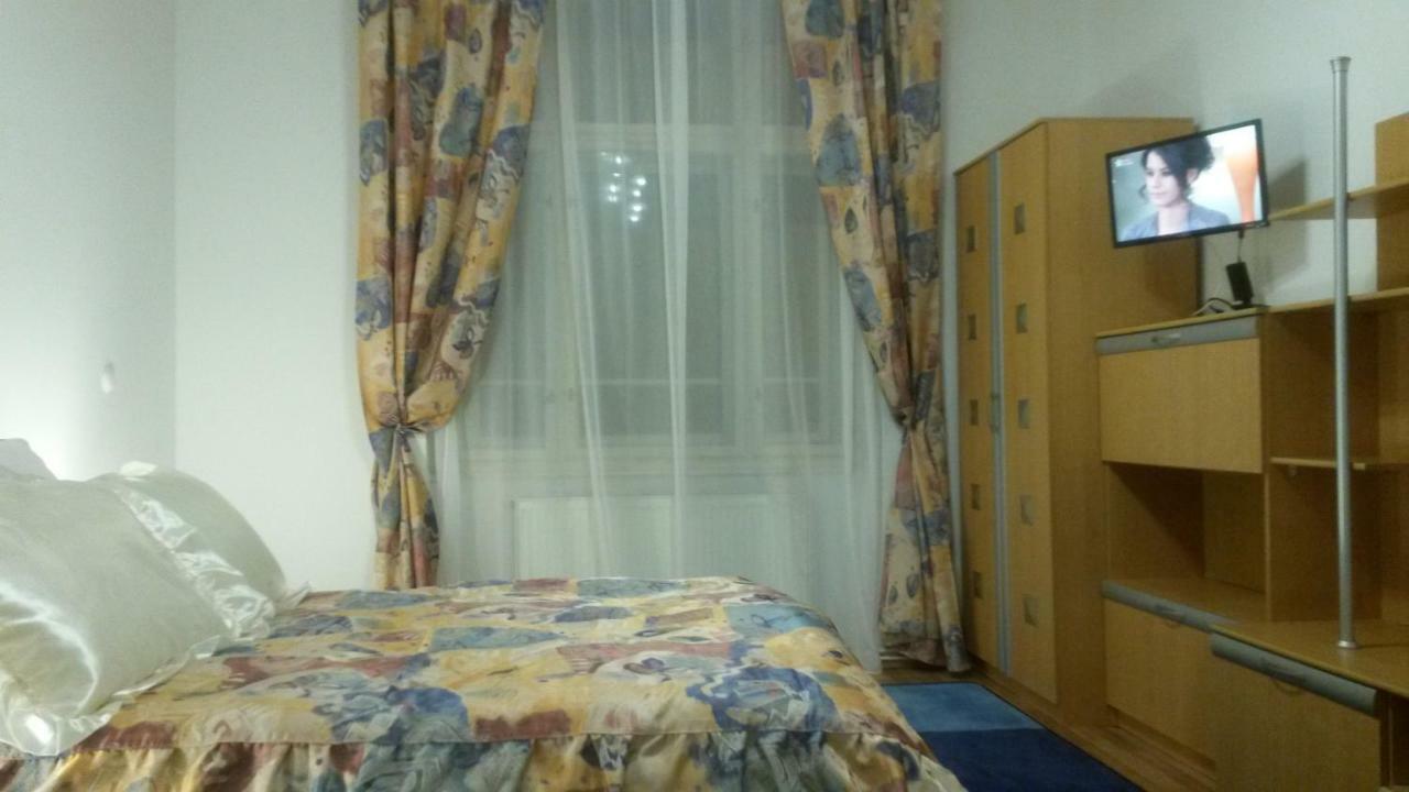 Lana Lo Apartments Karlovy Vary Bagian luar foto