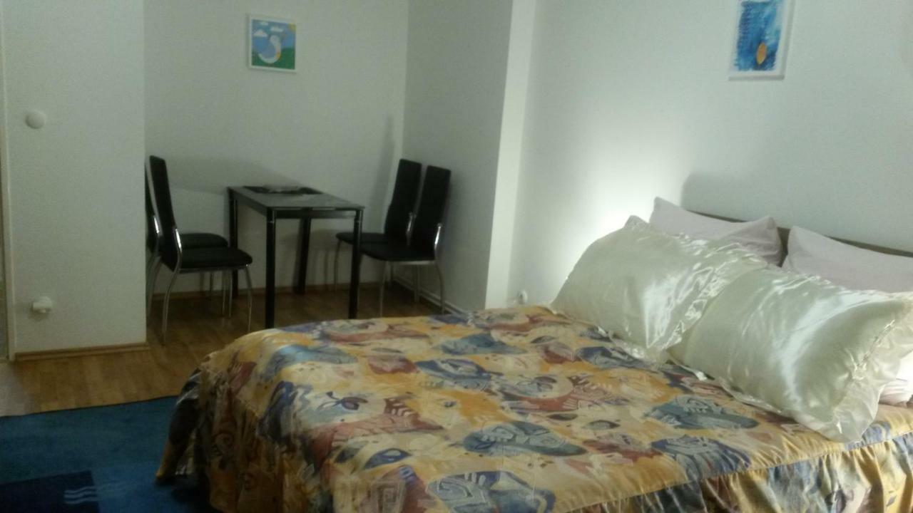 Lana Lo Apartments Karlovy Vary Bagian luar foto